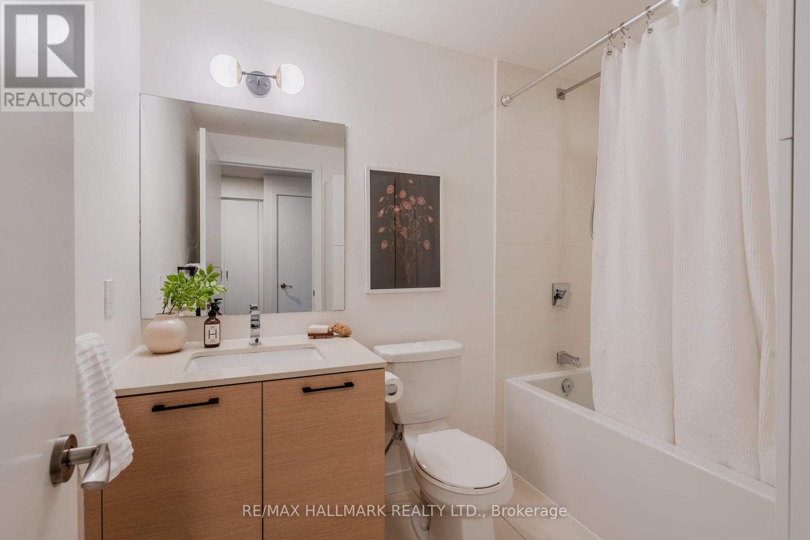 201 - 60 Haslett Avenue, Toronto, Ontario  M4L 0A9 - Photo 13 - E13248498