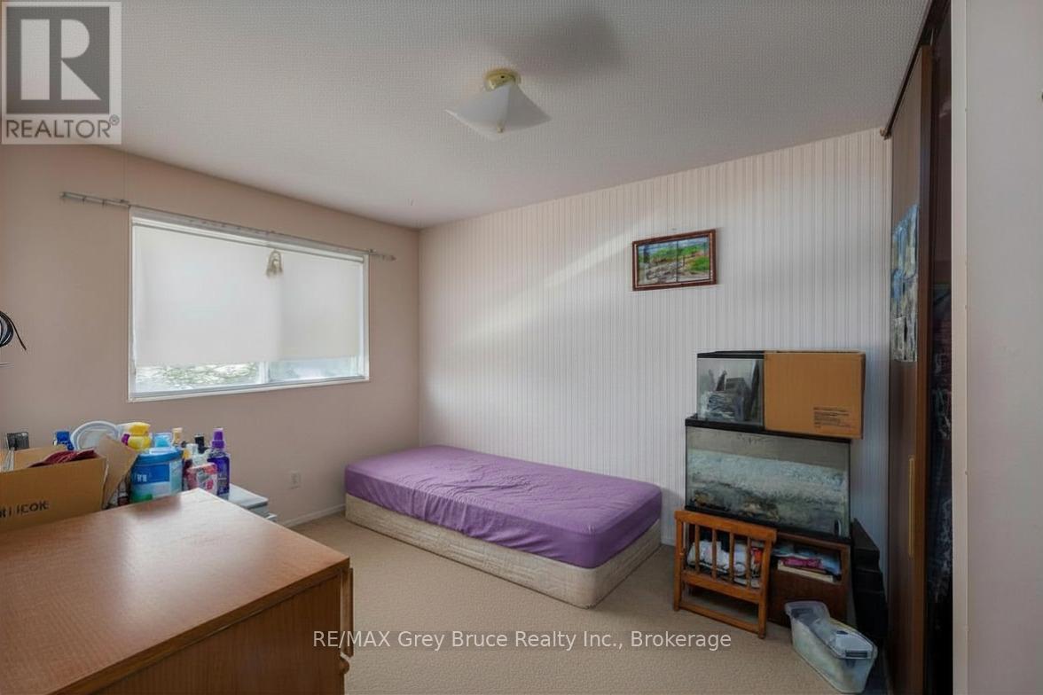 1068 11th Street E, Owen Sound, Ontario  N4K 5V6 - Photo 12 - X13237214
