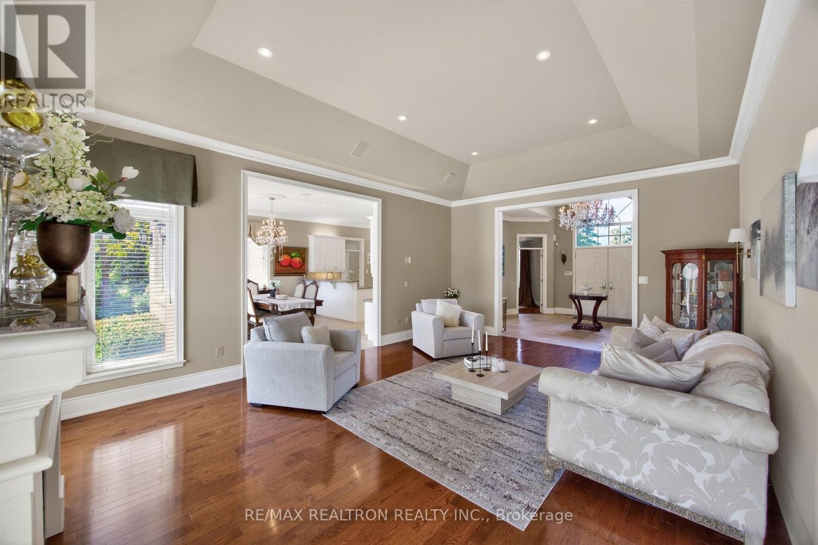 23 Fairbairn Gate, East Gwillimbury, Ontario  L0G 1R0 - Photo 10 - N13248564