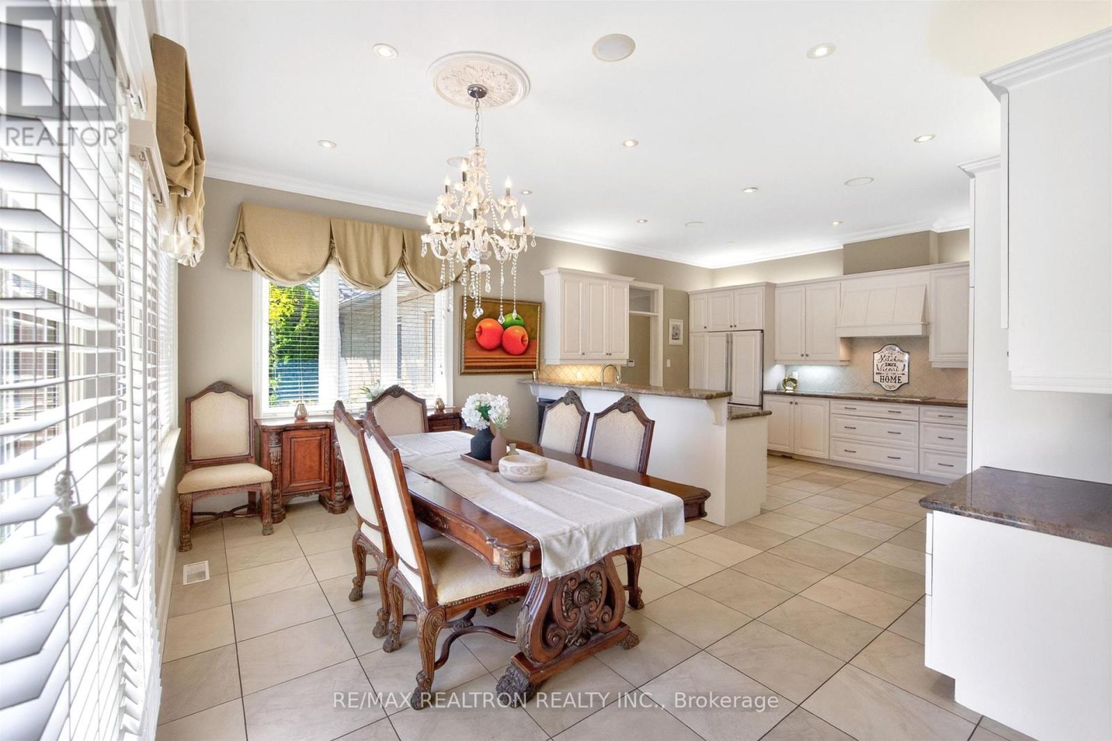 23 Fairbairn Gate, East Gwillimbury, Ontario  L0G 1R0 - Photo 12 - N13248564