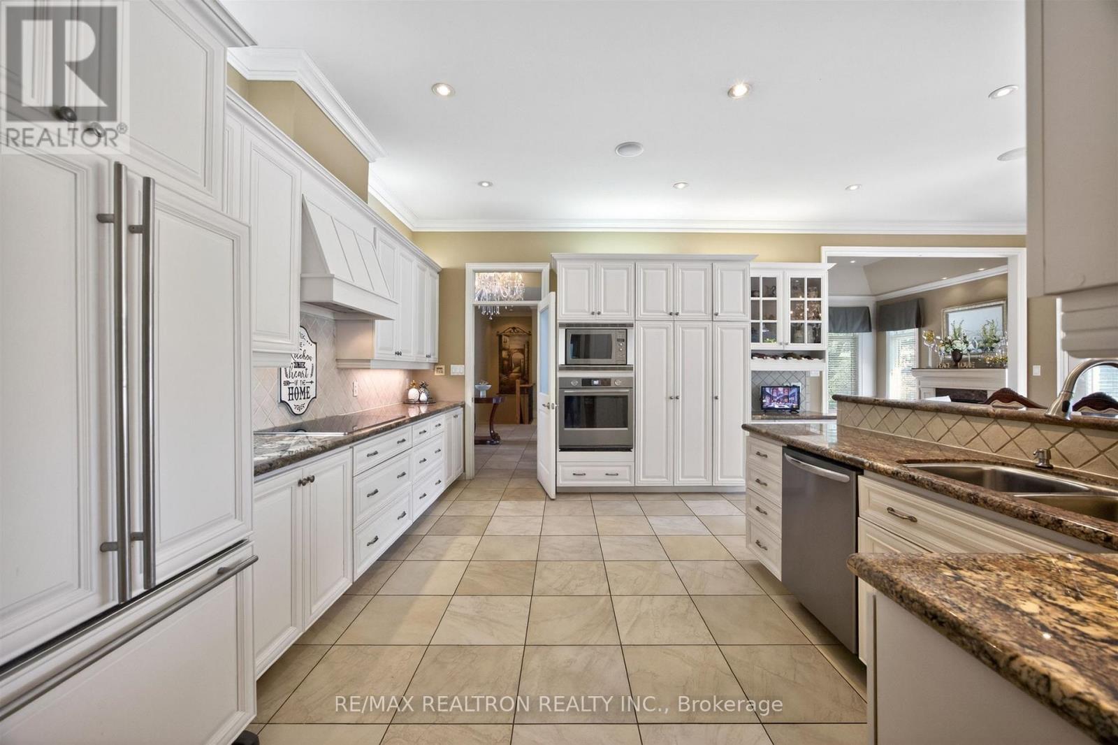 23 Fairbairn Gate, East Gwillimbury, Ontario  L0G 1R0 - Photo 15 - N13248564