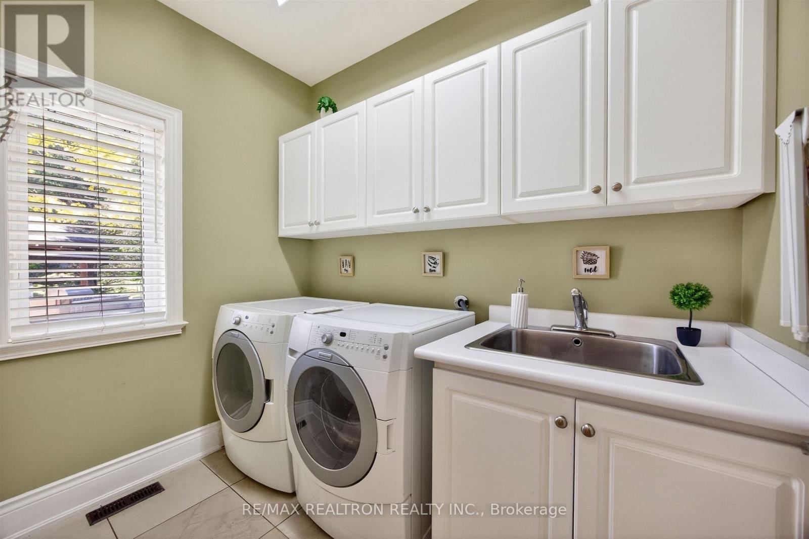 23 Fairbairn Gate, East Gwillimbury, Ontario  L0G 1R0 - Photo 34 - N13248564