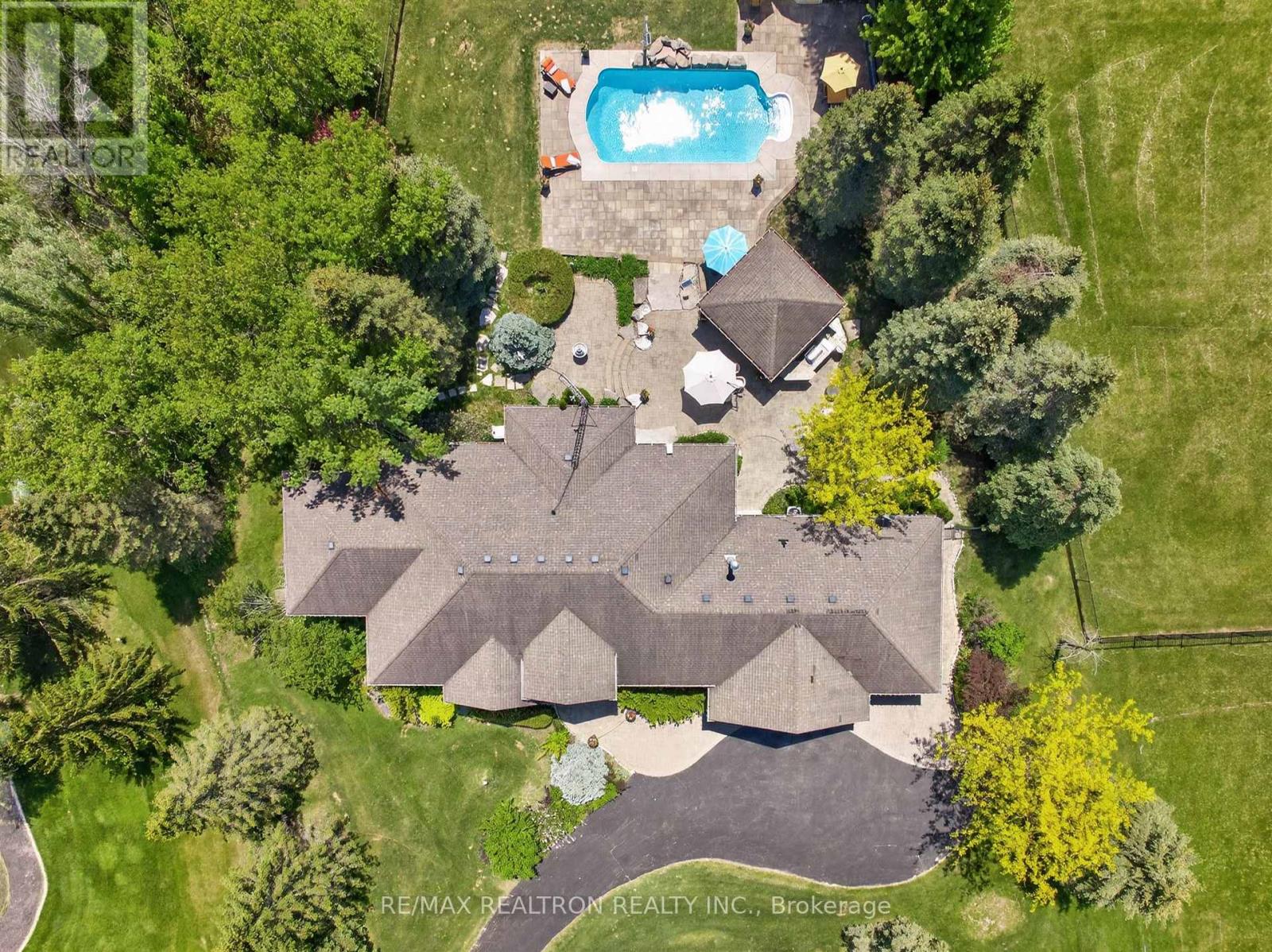23 Fairbairn Gate, East Gwillimbury, Ontario  L0G 1R0 - Photo 5 - N13248564