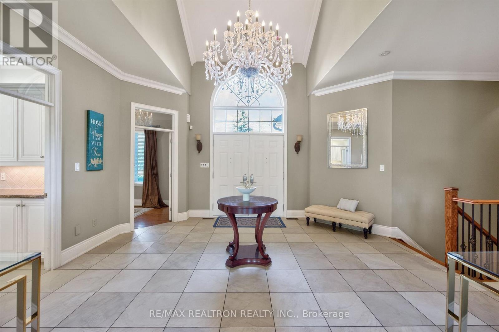 23 Fairbairn Gate, East Gwillimbury, Ontario  L0G 1R0 - Photo 7 - N13248564