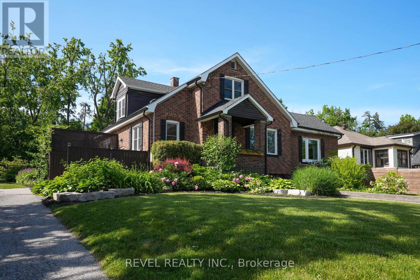City Centre House for sale:  3 bedroom 1,500 sq.ft. (Listed 2026-06-05)