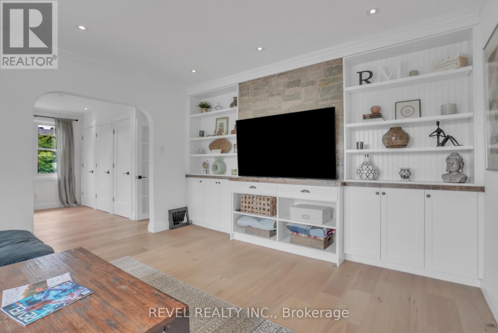 36 Dalton Street, Barrie (City Centre), Ontario  L4N 1M3 - Photo 10 - S13248472