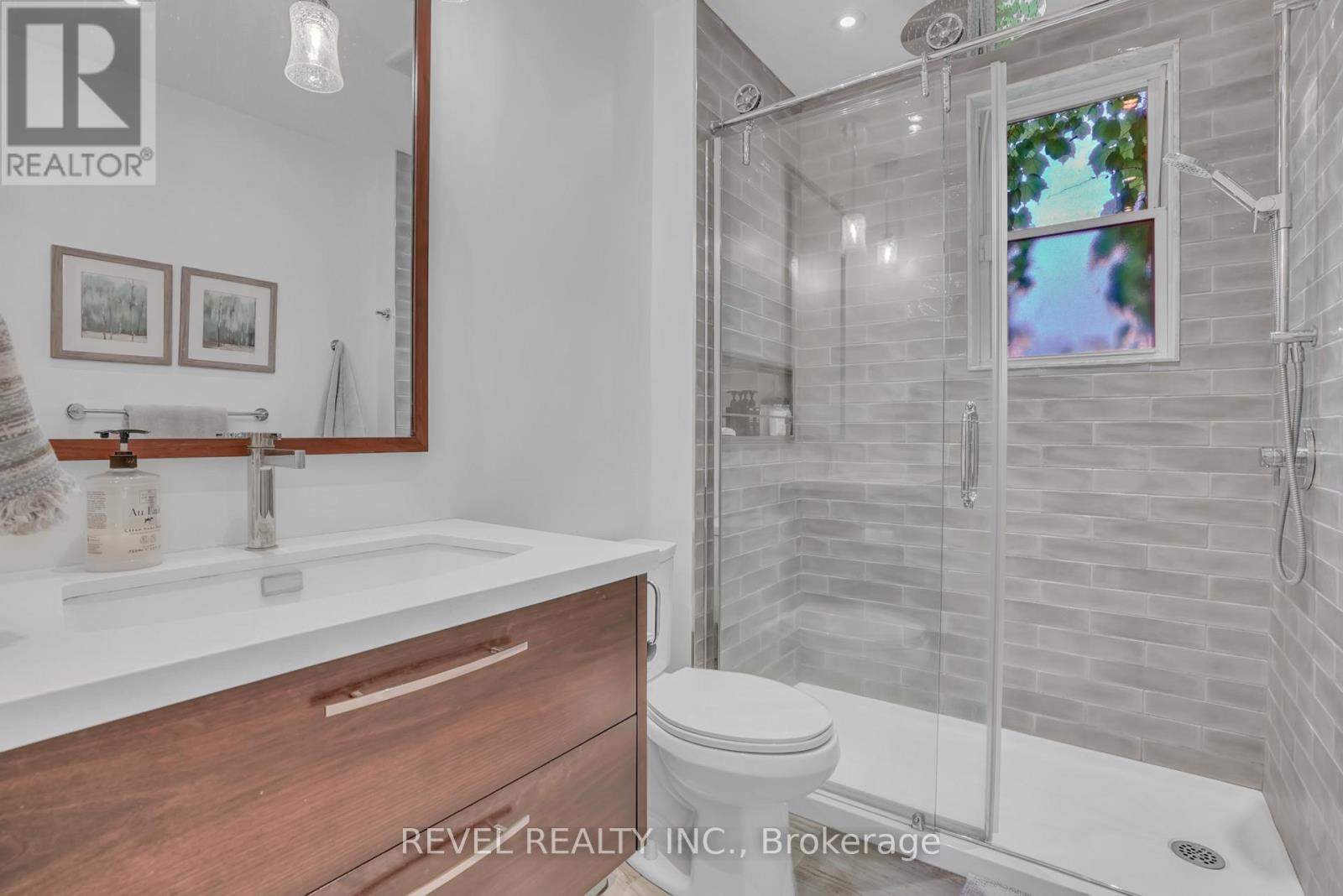 36 Dalton Street, Barrie (City Centre), Ontario  L4N 1M3 - Photo 13 - S13248472