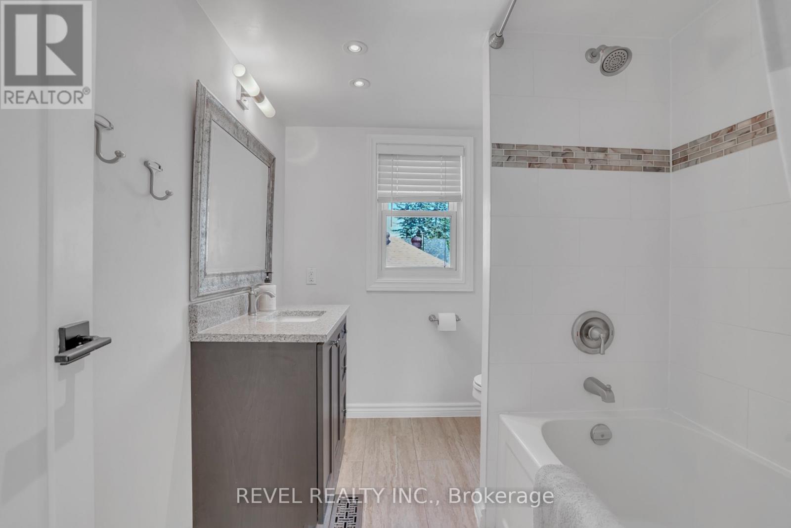 36 Dalton Street, Barrie (City Centre), Ontario  L4N 1M3 - Photo 29 - S13248472