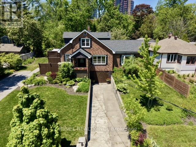 36 Dalton Street, Barrie (City Centre), Ontario  L4N 1M3 - Photo 47 - S13248472