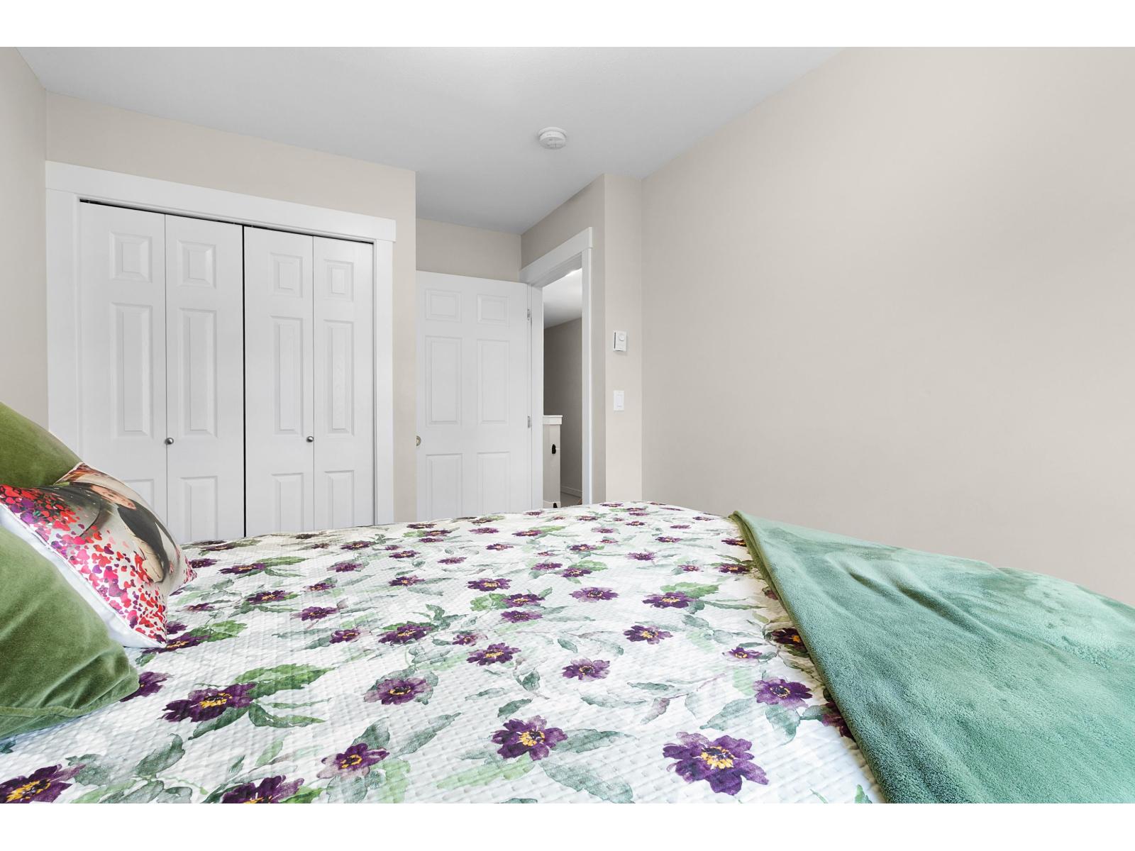 Listing image 24