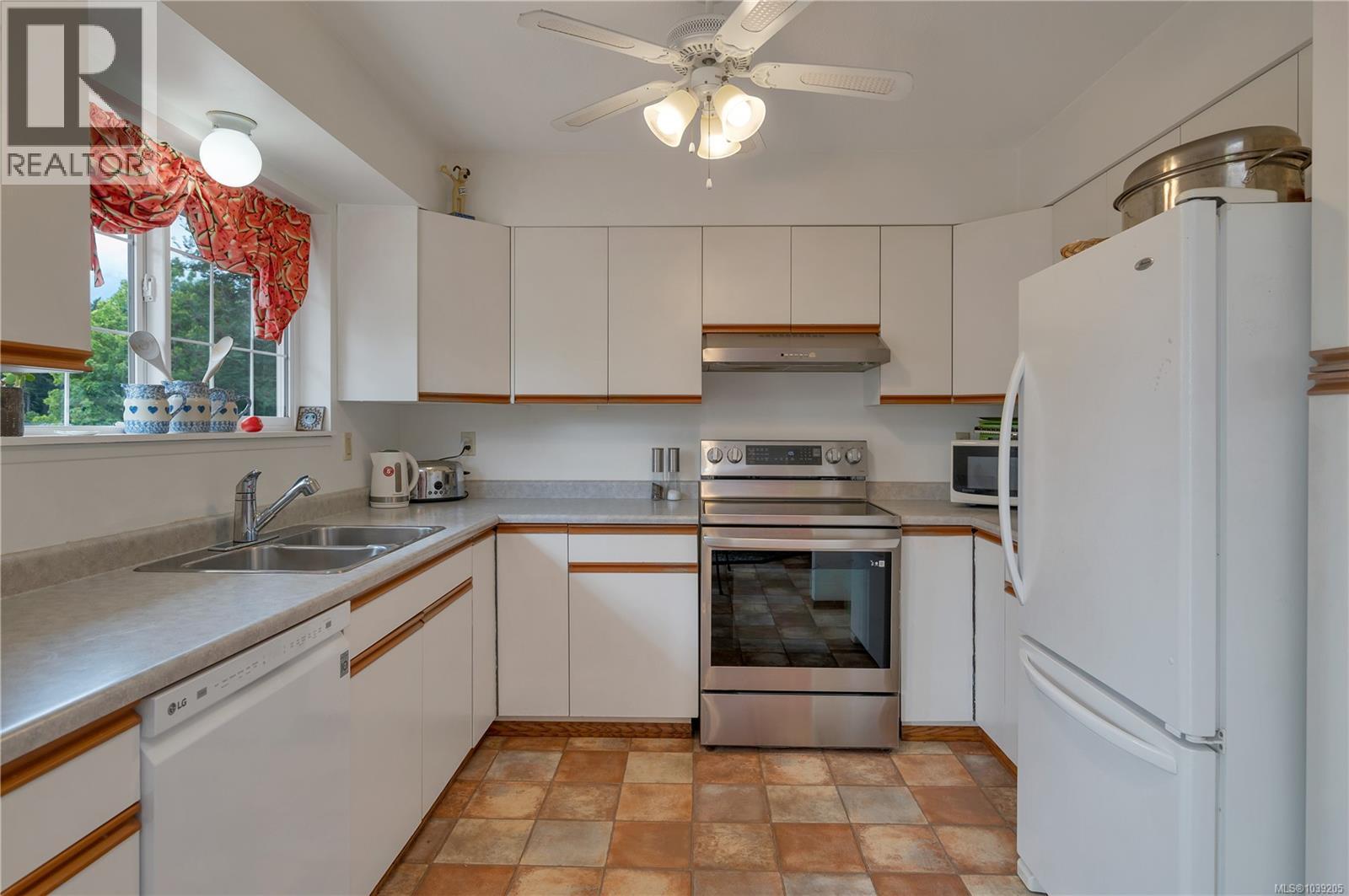755 Kit Cres, Campbell River, British Columbia  V9H 1P6 - Photo 12 - 1039205