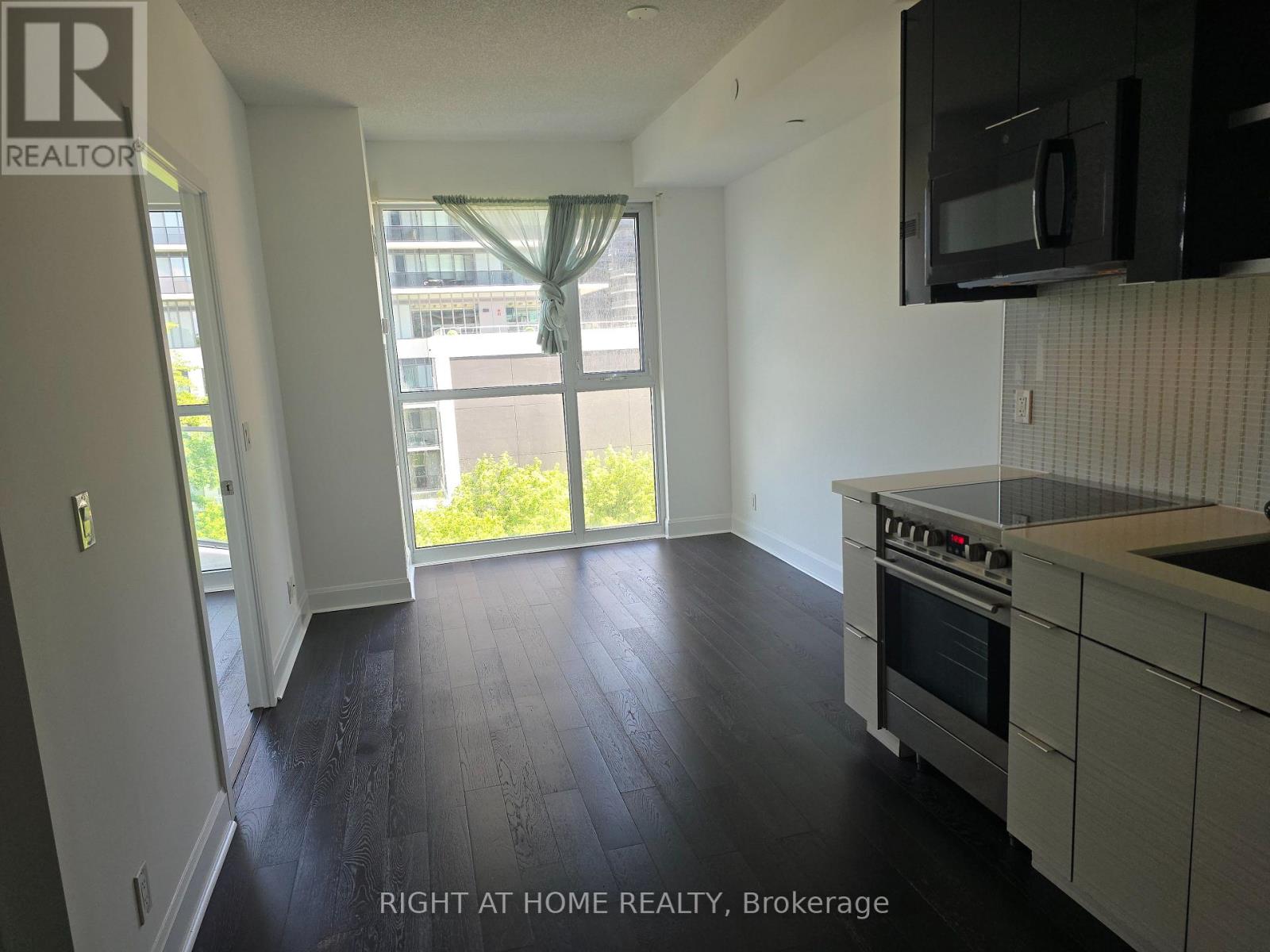 405 - 33 Shore Breeze Drive, Toronto, Ontario  M8V 0G1 - Photo 3 - W13248248