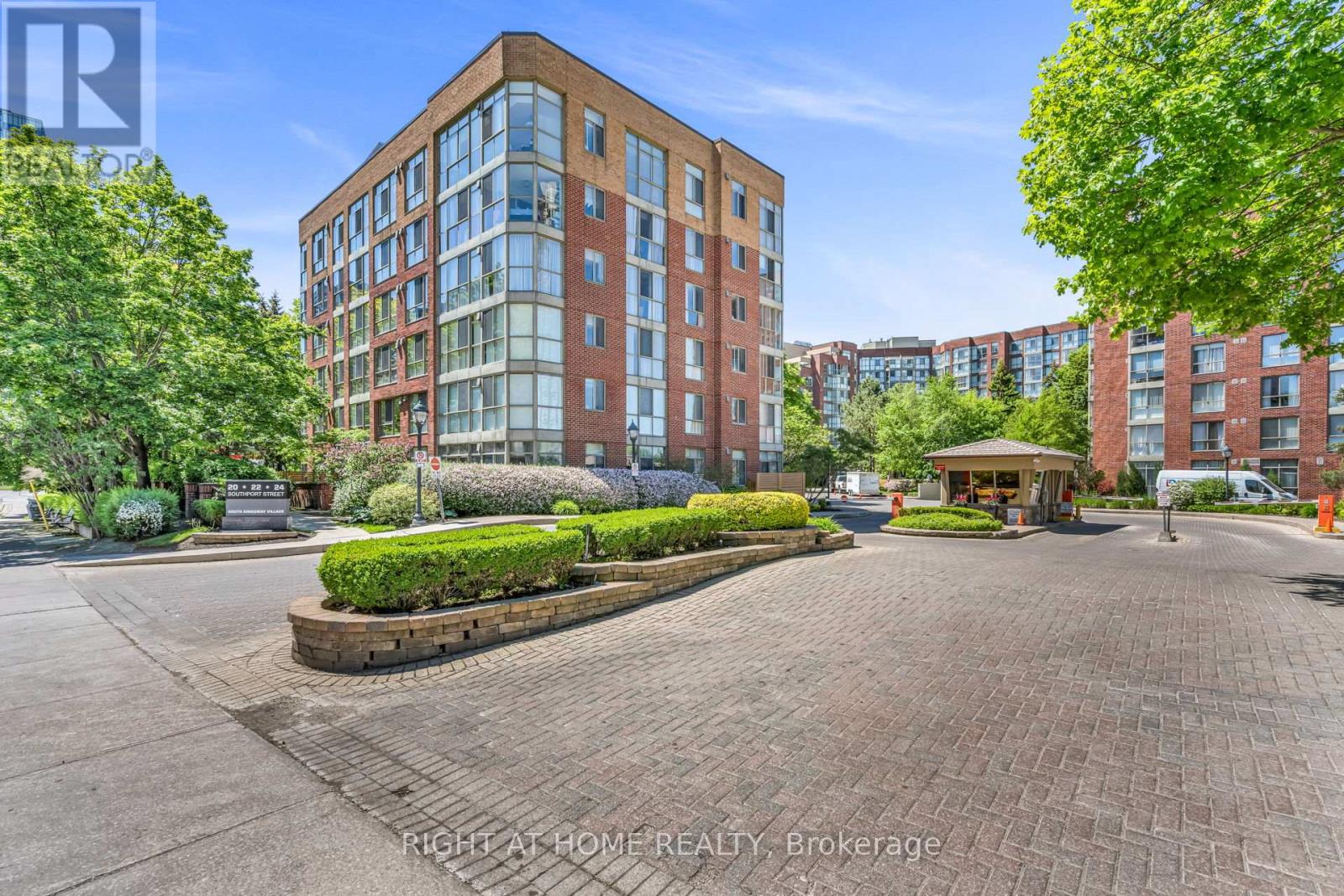 208 - 20 SOUTHPORT STREET, Toronto, Ontario