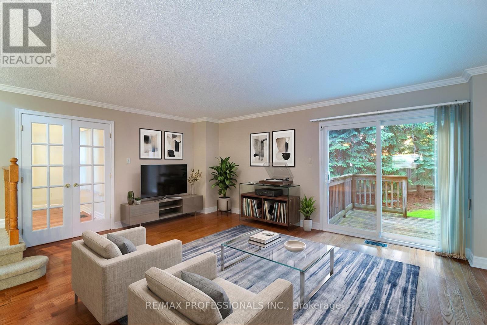 7 Tamarack Circle, Toronto, Ontario  M9P 3T9 - Photo 12 - W13248290