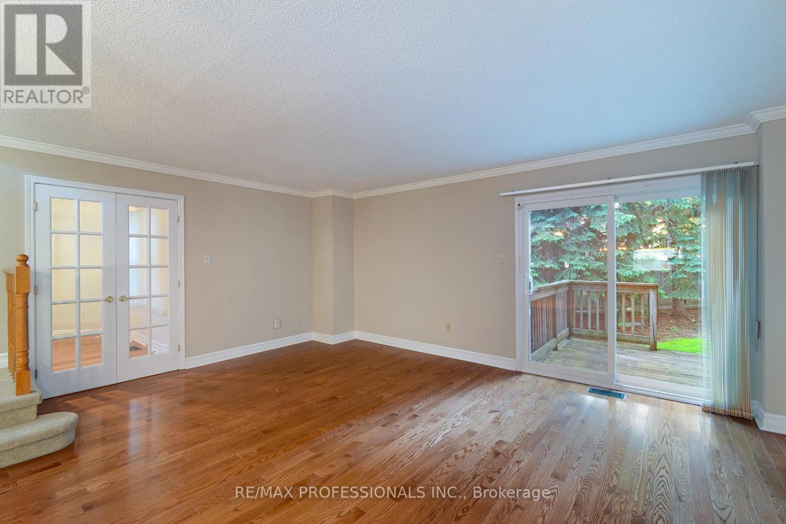 7 Tamarack Circle, Toronto, Ontario  M9P 3T9 - Photo 14 - W13248290