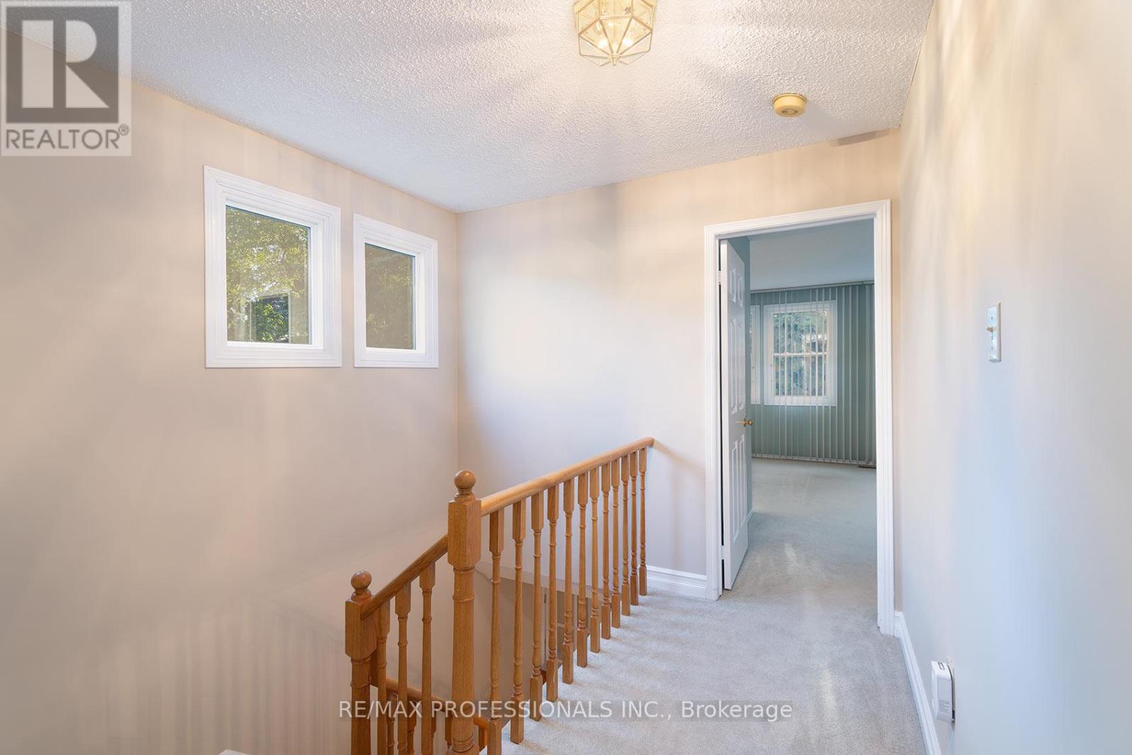 7 Tamarack Circle, Toronto, Ontario  M9P 3T9 - Photo 22 - W13248290