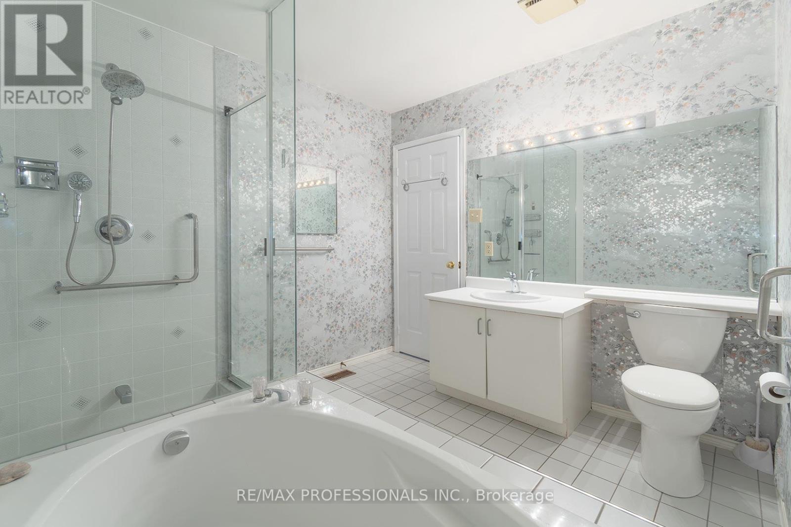 7 Tamarack Circle, Toronto, Ontario  M9P 3T9 - Photo 27 - W13248290