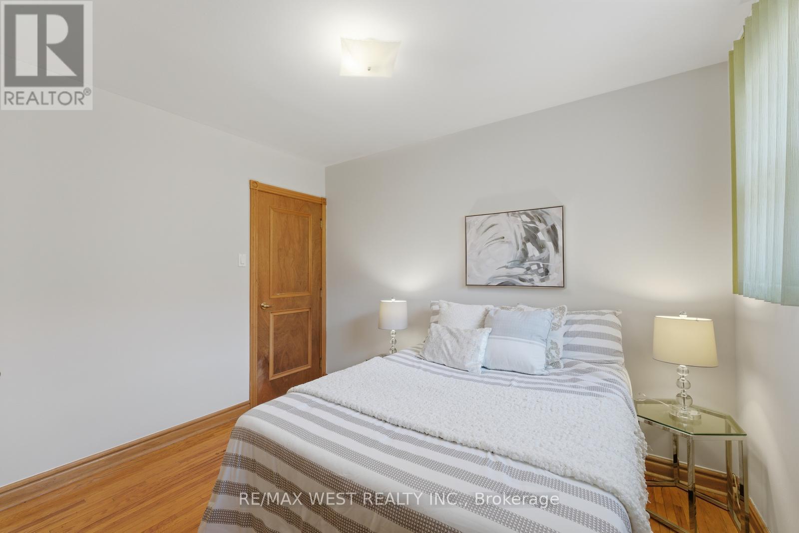 37 Beaumonde Heights Drive, Toronto, Ontario  M9V 1V7 - Photo 12 - W13248504