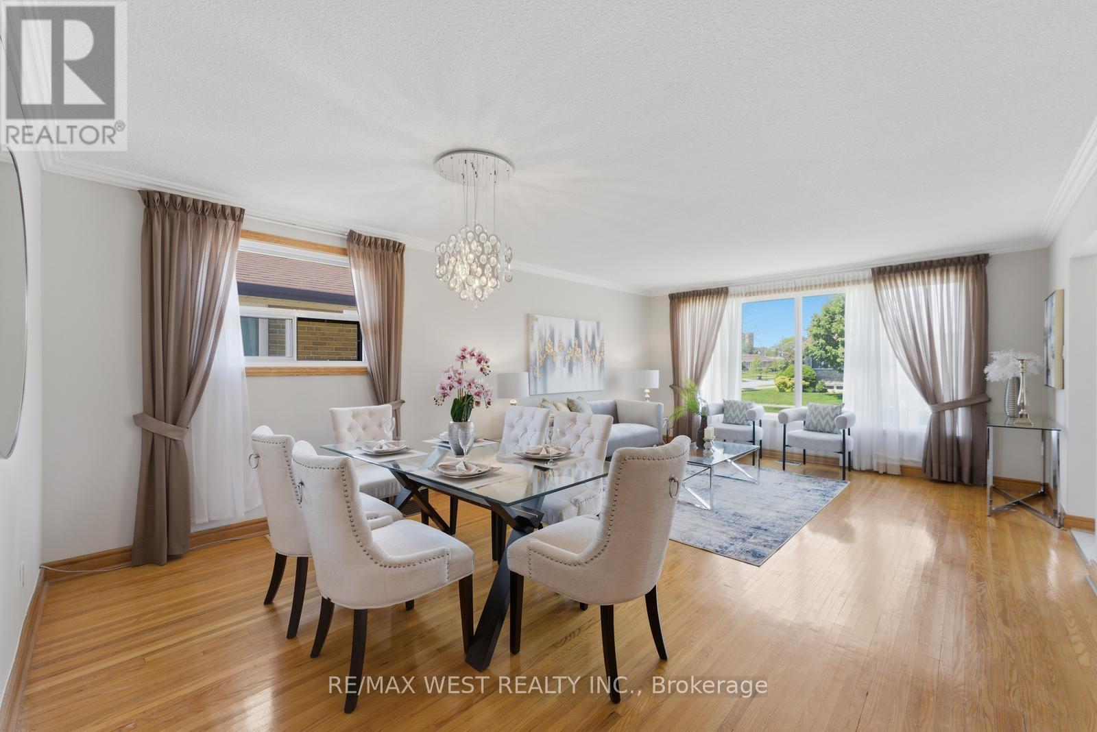 37 Beaumonde Heights Drive, Toronto, Ontario  M9V 1V7 - Photo 3 - W13248504