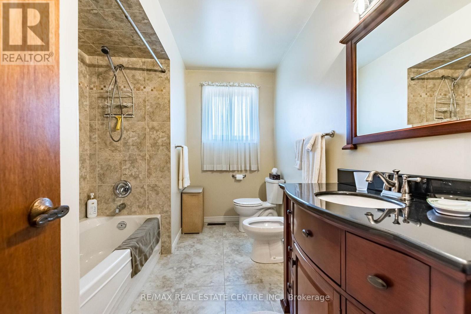 202 Whitchurch Mews, Mississauga, Ontario  L5A 4B3 - Photo 27 - W13248548