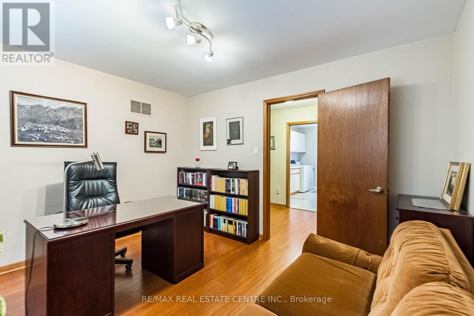 202 Whitchurch Mews, Mississauga, Ontario  L5A 4B3 - Photo 39 - W13248548