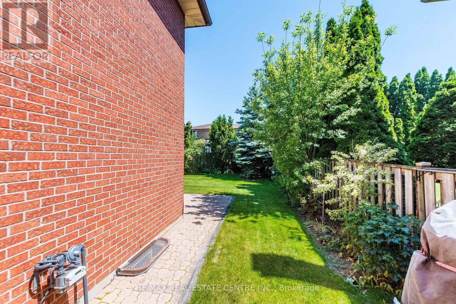 202 Whitchurch Mews, Mississauga, Ontario  L5A 4B3 - Photo 49 - W13248548