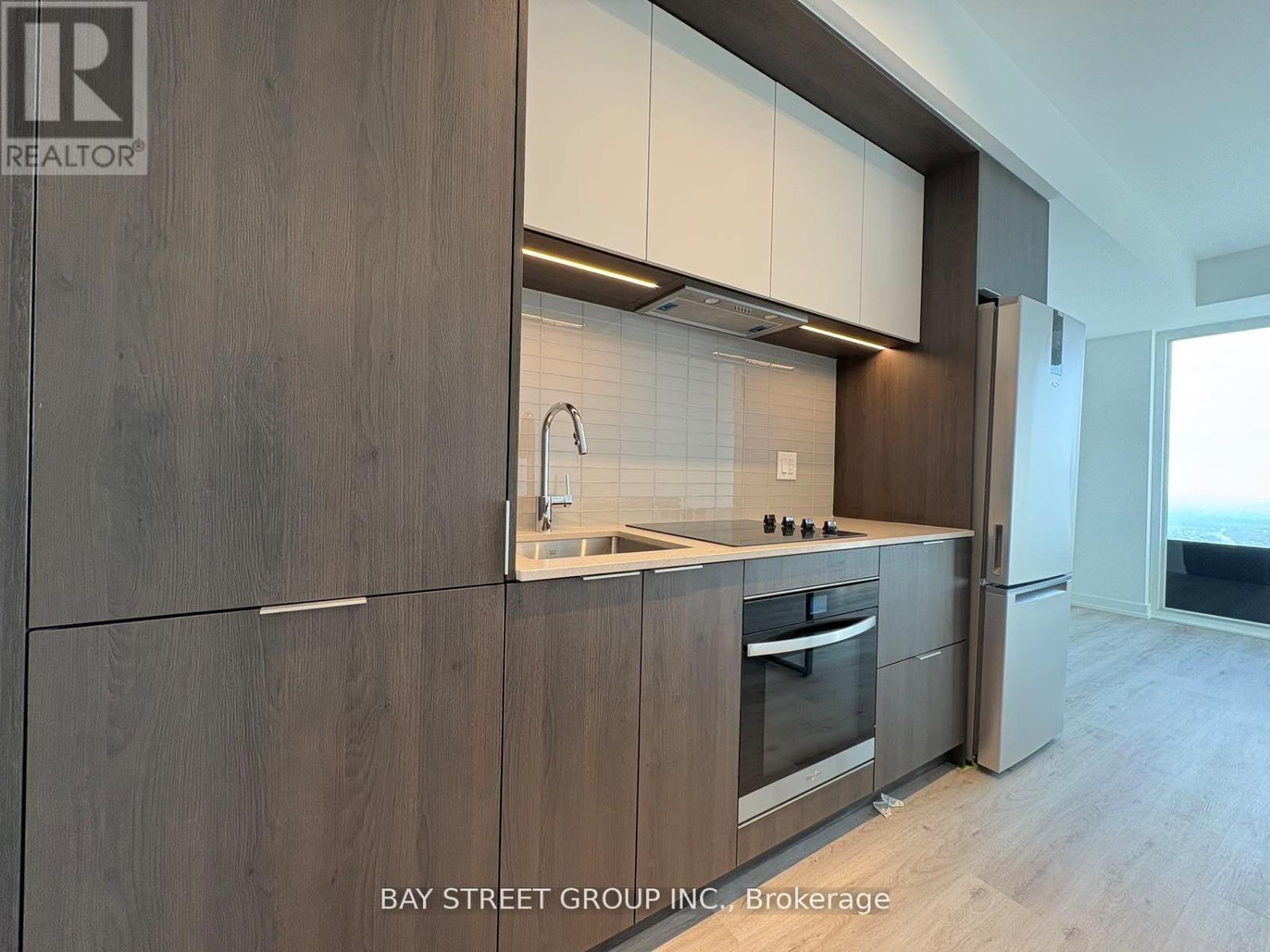 4309 - 395 Square One Drive, Mississauga, Ontario  L5B 0P6 - Photo 2 - W13248552