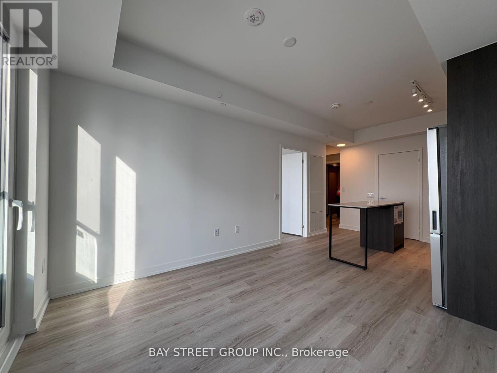4309 - 395 Square One Drive, Mississauga, Ontario  L5B 0P6 - Photo 3 - W13248552
