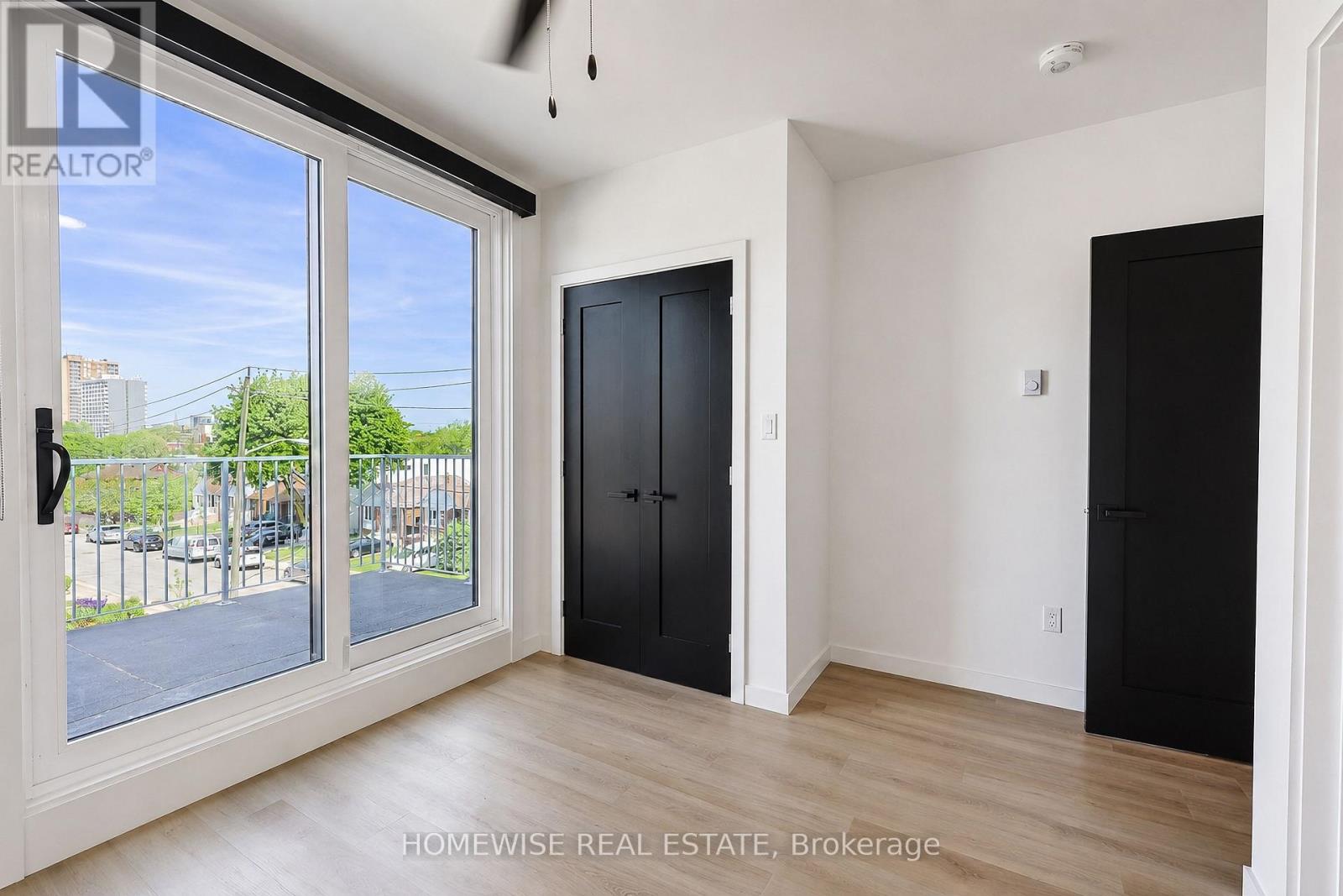 4 - 159 Locksley Avenue, Toronto, Ontario  M6B 3N6 - Photo 11 - W13248578