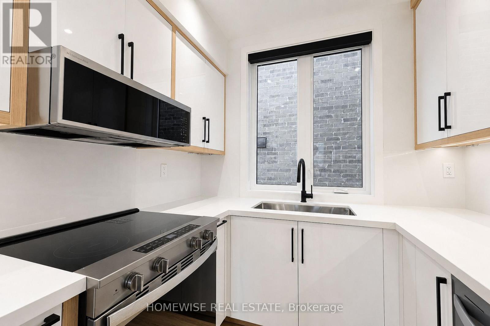 4 - 159 Locksley Avenue, Toronto, Ontario  M6B 3N6 - Photo 2 - W13248578