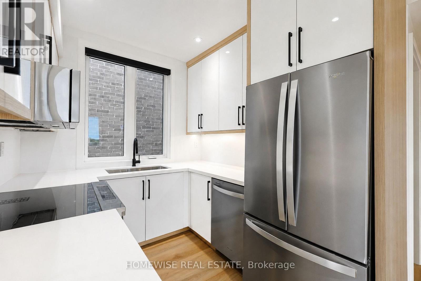 4 - 159 Locksley Avenue, Toronto, Ontario  M6B 3N6 - Photo 3 - W13248578