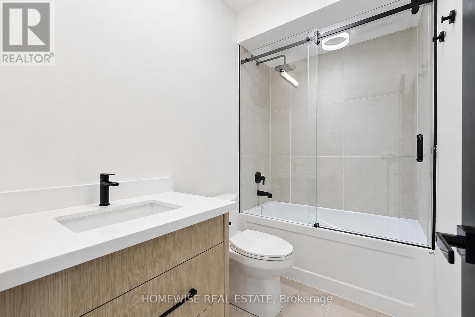 4 - 159 Locksley Avenue, Toronto, Ontario  M6B 3N6 - Photo 8 - W13248578