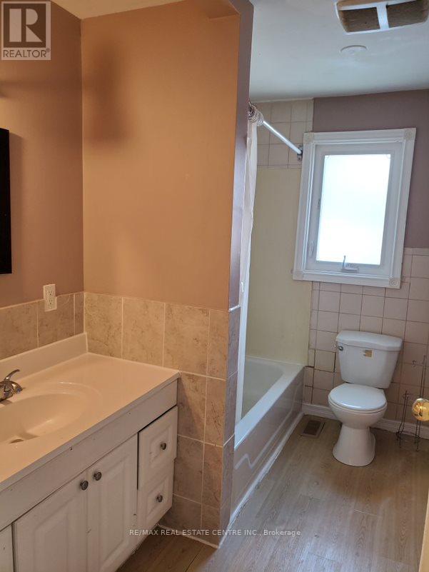 Main - 63 Mcmurchy Avenue S, Brampton, Ontario  L6Y 1Y7 - Photo 13 - W13245782