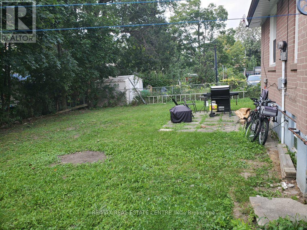 Main - 63 Mcmurchy Avenue S, Brampton, Ontario  L6Y 1Y7 - Photo 15 - W13245782