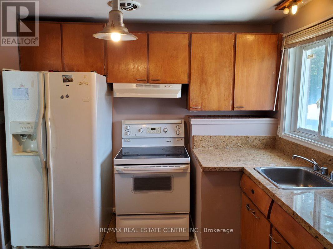 Main - 63 Mcmurchy Avenue S, Brampton, Ontario  L6Y 1Y7 - Photo 9 - W13245782