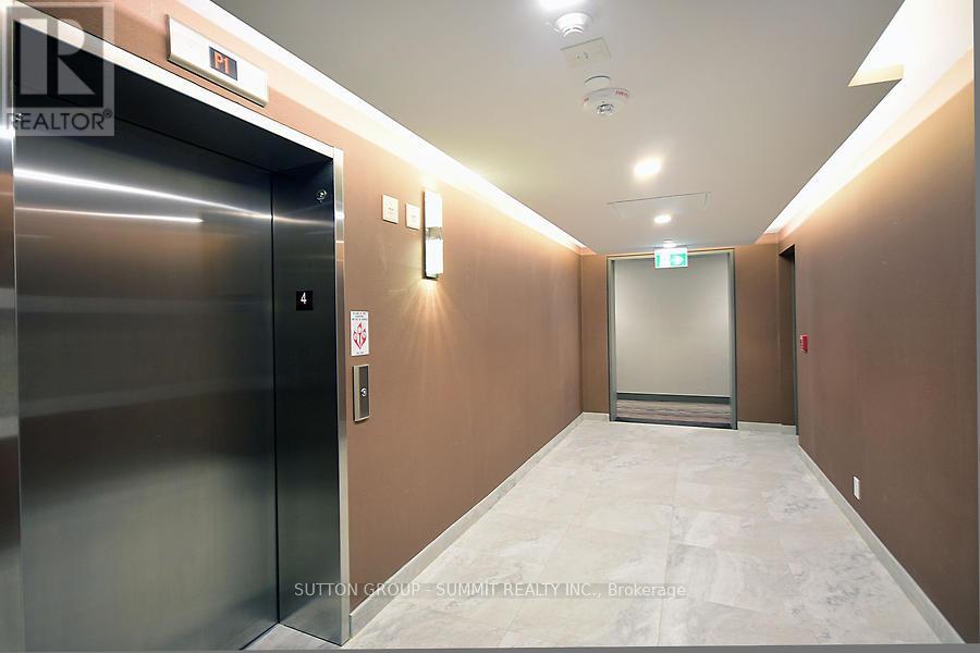 428 - 1575 Lakeshore Road W, Mississauga, Ontario  L5J 1J4 - Photo 3 - W13248512