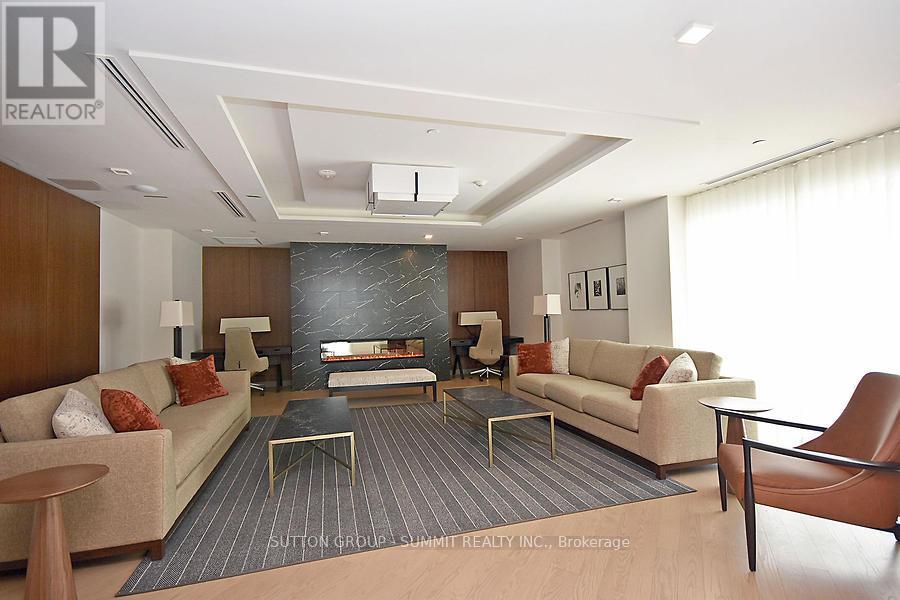 428 - 1575 Lakeshore Road W, Mississauga, Ontario  L5J 1J4 - Photo 2 - W13248512