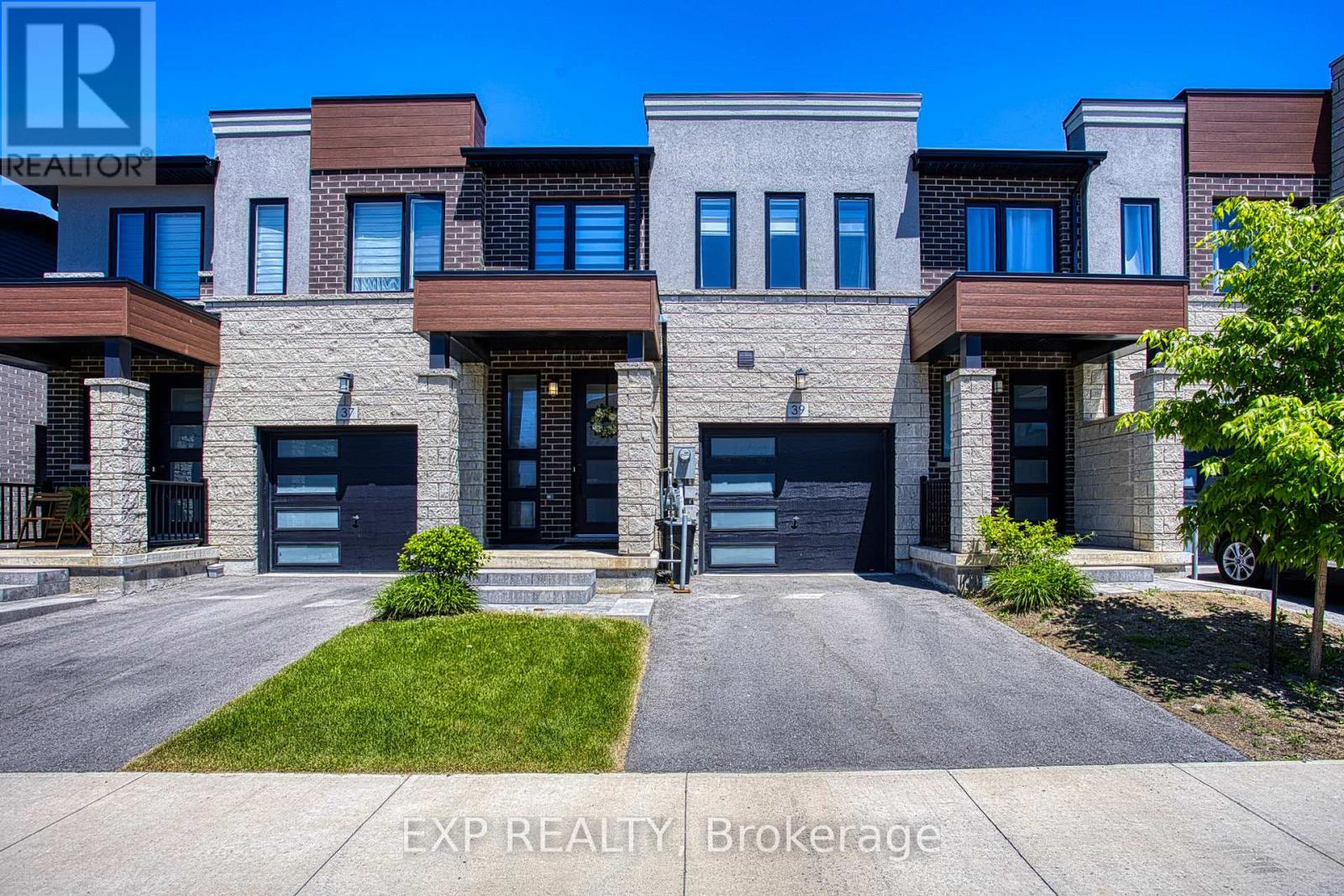 39 Bensley Lane, Hamilton, Ontario  L9C 0E9 - Photo 2 - X13248228