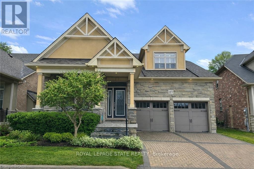 27 BLACK WALNUT CRESCENT, Hamilton, Ontario