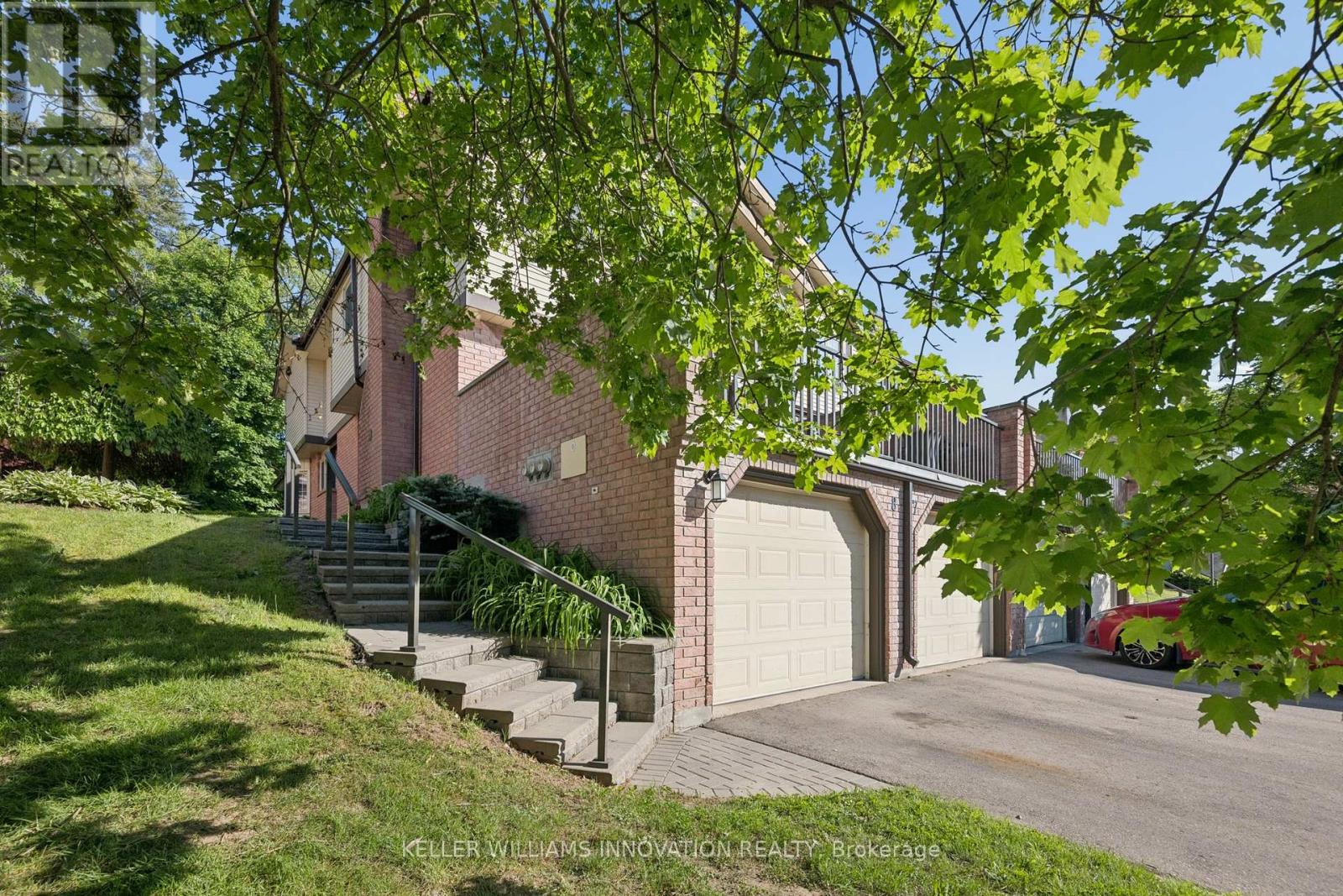 8 - 236 Kingswood Drive, Kitchener, Ontario  N2E 2K2 - Photo 5 - X13248426