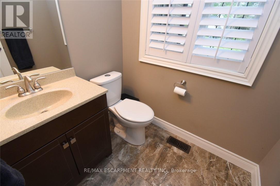 708 Winston Road, Grimsby, Ontario  L3M 4E8 - Photo 16 - X13248602