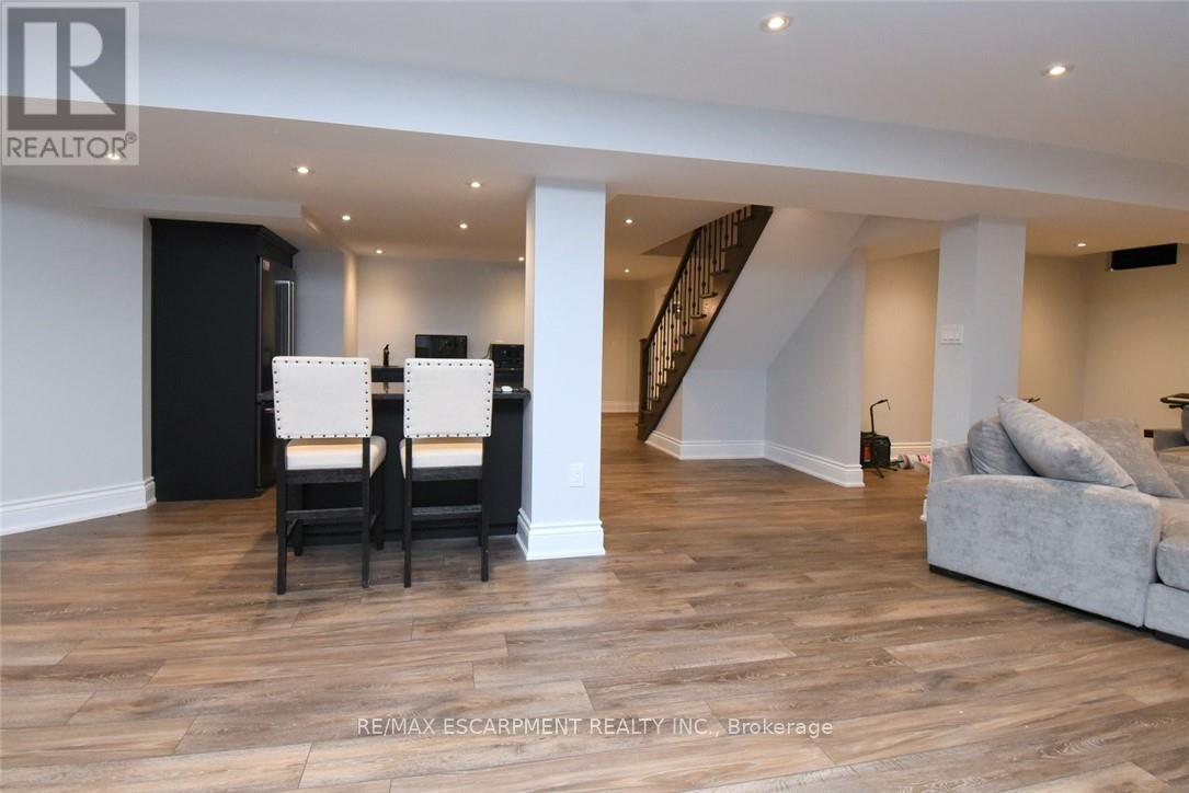 708 Winston Road, Grimsby, Ontario  L3M 4E8 - Photo 28 - X13248602