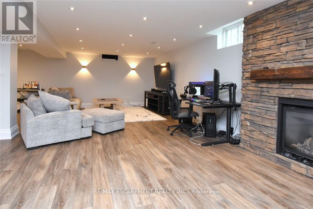 708 Winston Road, Grimsby, Ontario  L3M 4E8 - Photo 33 - X13248602