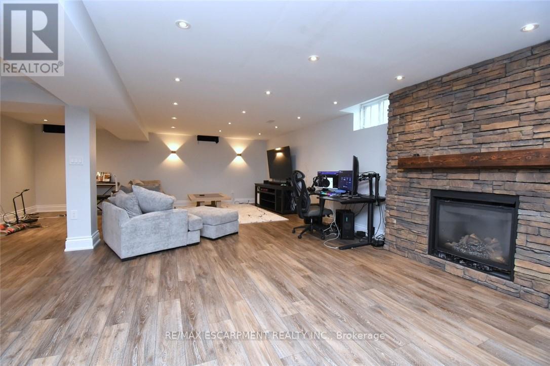 708 Winston Road, Grimsby, Ontario  L3M 4E8 - Photo 34 - X13248602