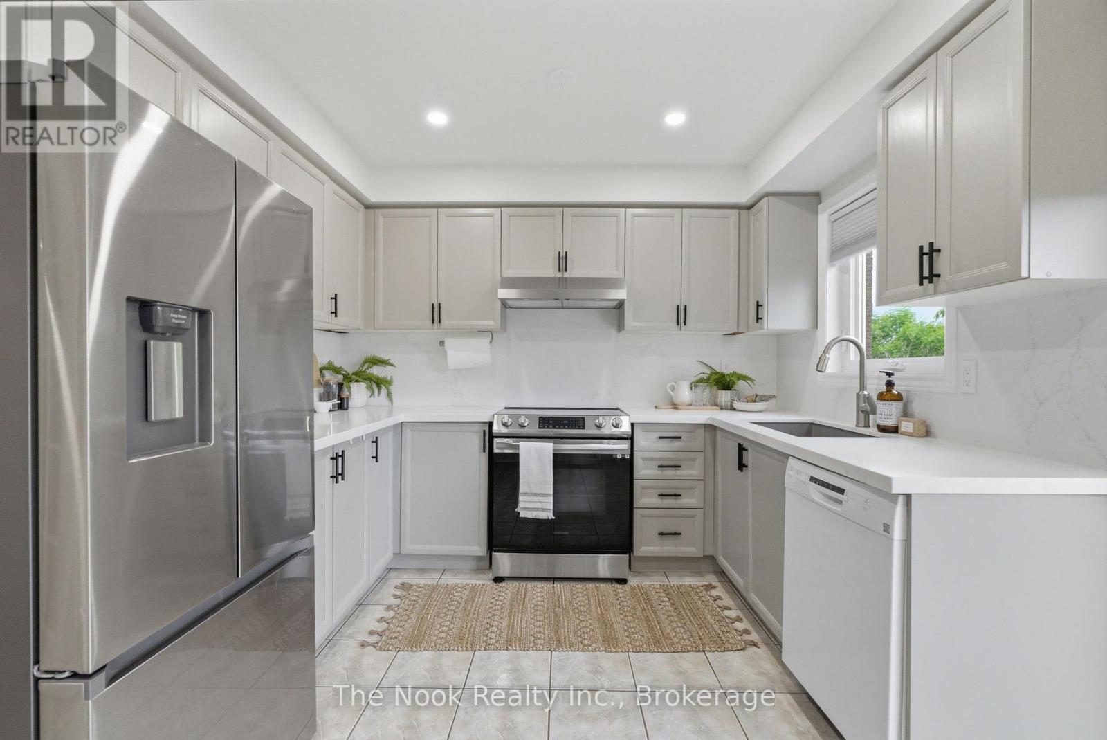 1624 Arcadia Square, Pickering, Ontario  L1V 6W3 - Photo 12 - E13248714