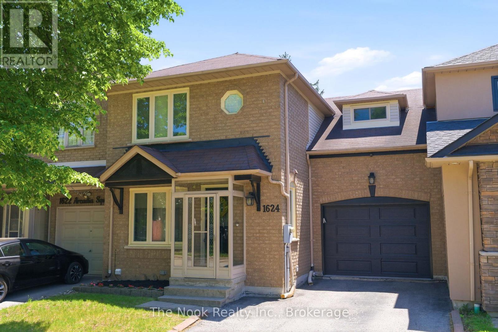 1624 Arcadia Square, Pickering, Ontario  L1V 6W3 - Photo 2 - E13248714