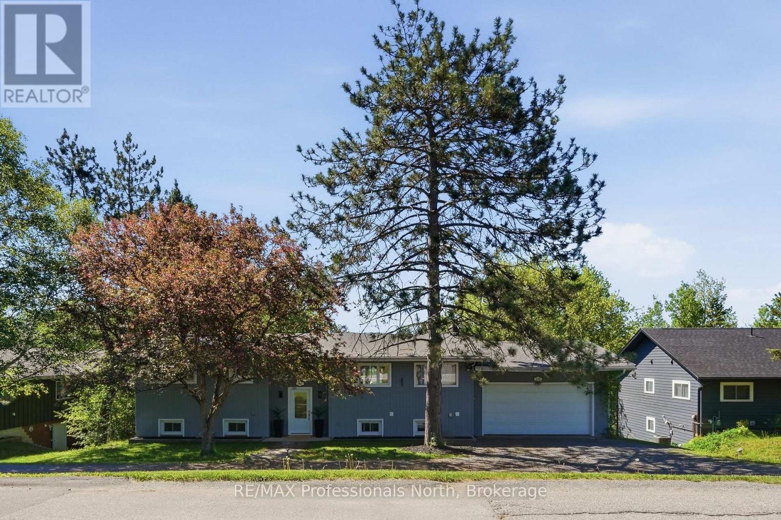 155 HUNTERS BAY DRIVE, Huntsville, Ontario