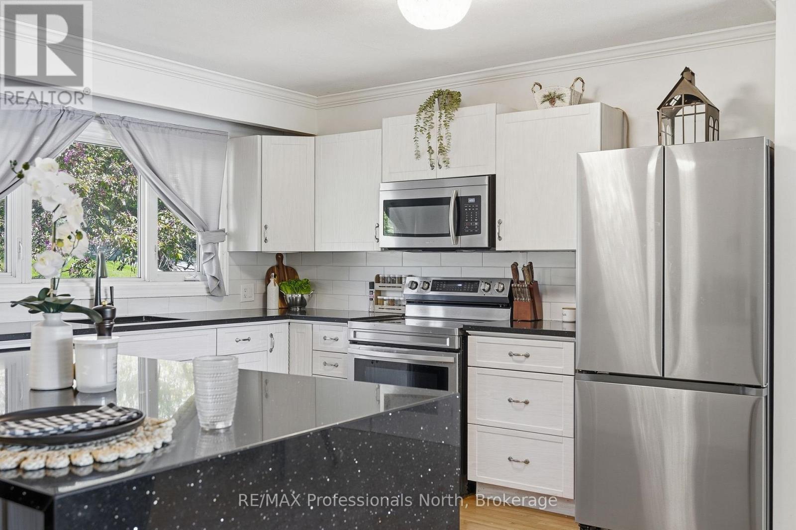 155 Hunters Bay Drive, Huntsville, Ontario  P1H 1M9 - Photo 7 - X13248684