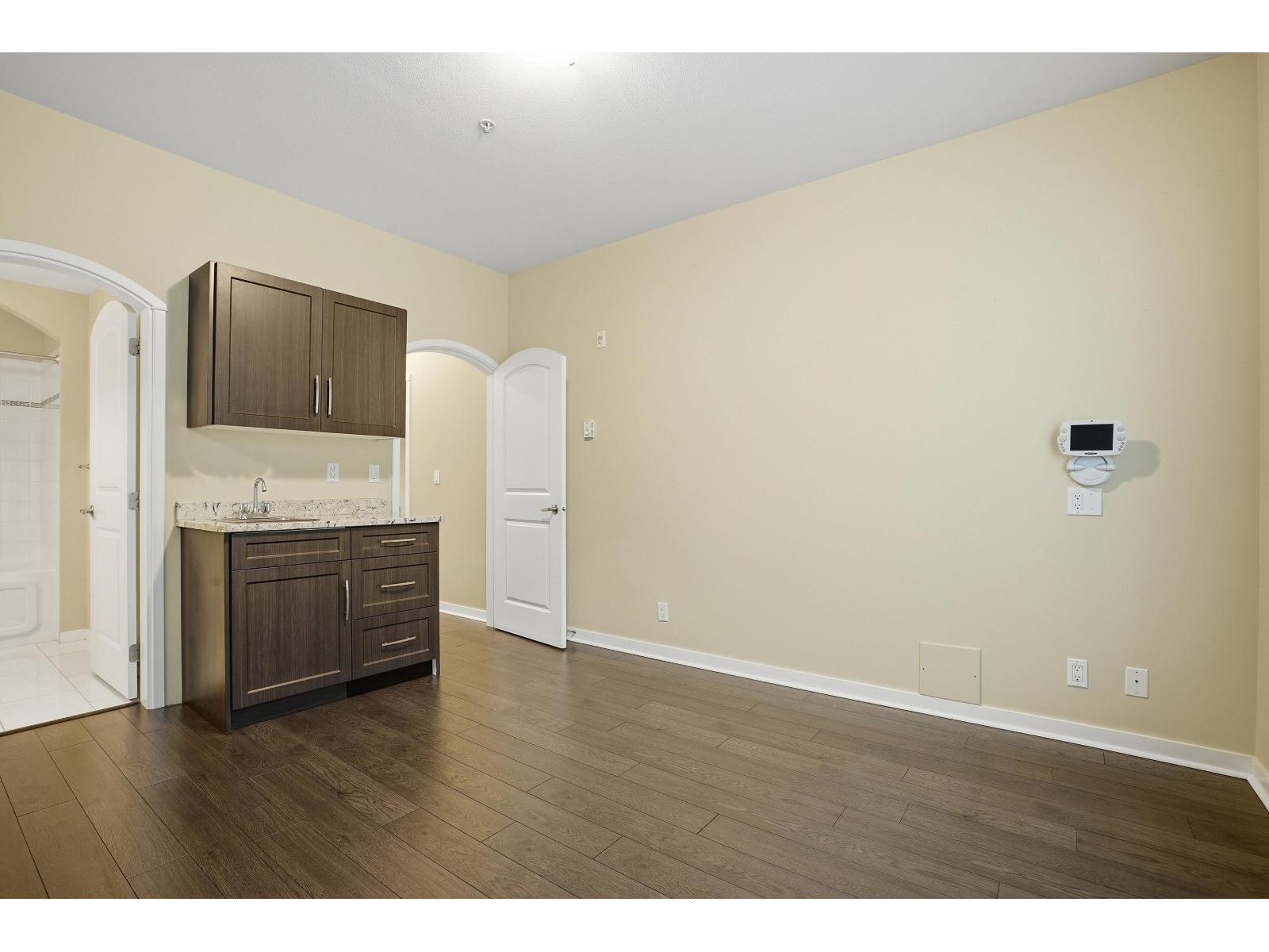 202 33485 South Fraser Way, Abbotsford, British Columbia  V2S 8P9 - Photo 19 - R3132689