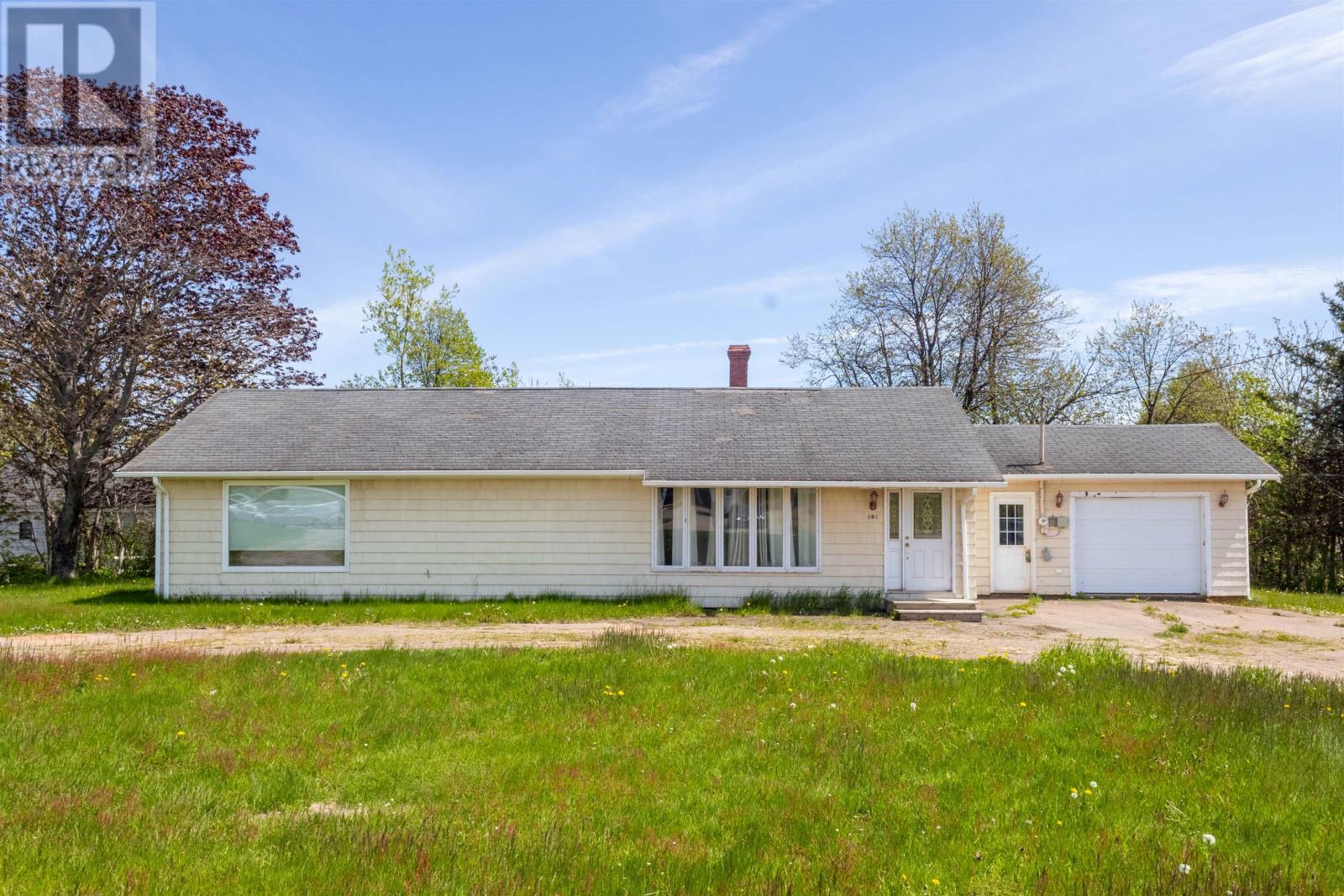 649 Main Street, Cornwall, Prince Edward Island  C0A 1H1 - Photo 1 - 202613424